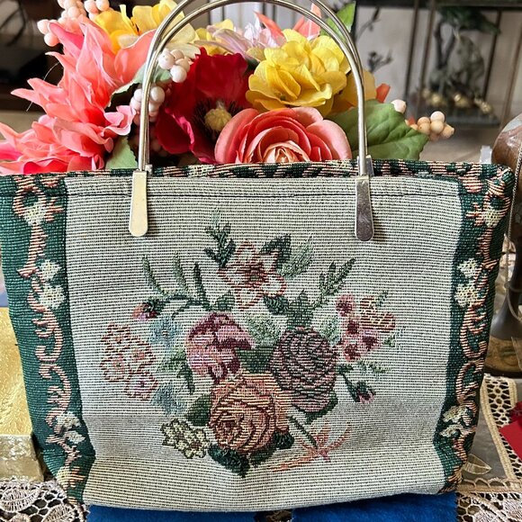 Vintage Floral Tapestry Handbag - Picture 1 of 7